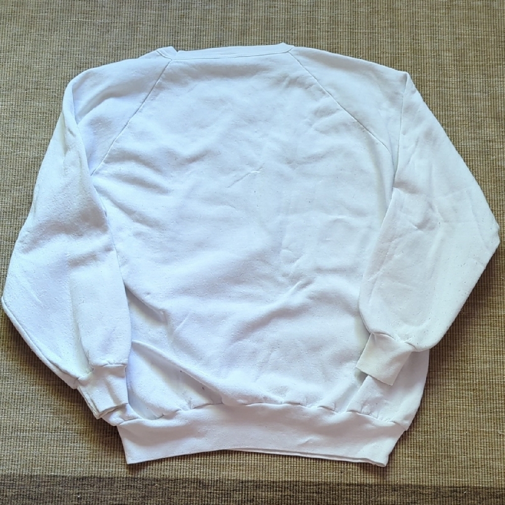 21-White Wolf Graphic Men's Sweater - Picture 2 of 5